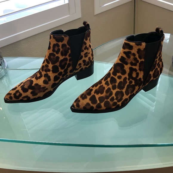 NEW Marc Fisher, Leopard Bootie/Ankle Boot, 6.5 - Picture 4 of 9